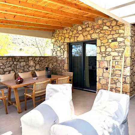 Prázdninový dům Stone Village Skala Maries *